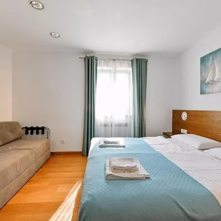 Lu 2 Krk By Guide 빌라 *