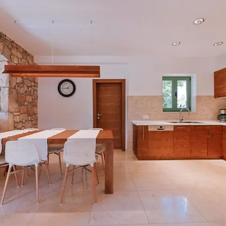 Villa Lu 2 Krk By Guide *