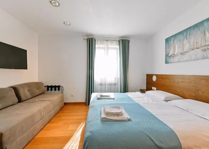 Lu 2 Krk By Guide Villa *