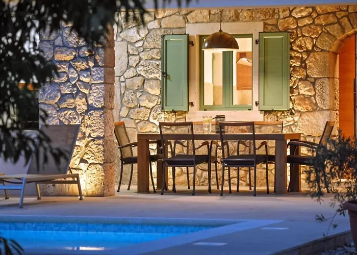 Lu 2 Krk By Guide Villa *