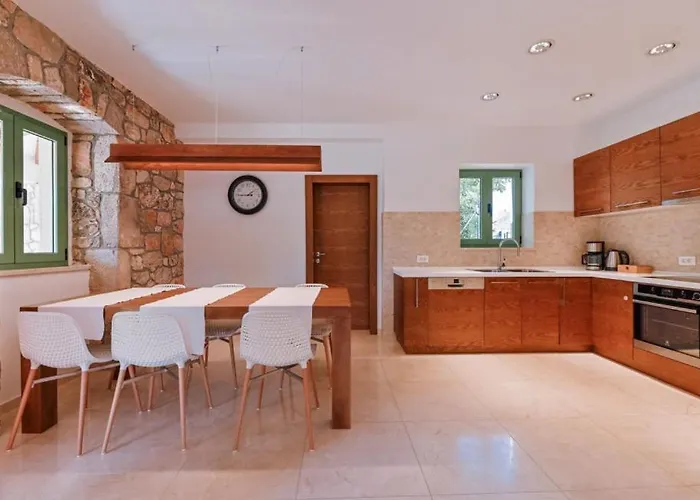 Villa Lu 2 Krk By Guide *