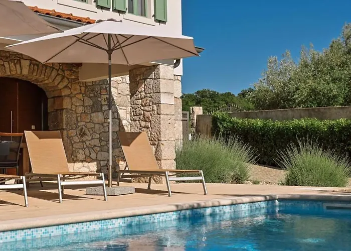 Lu 2 Krk By Guide Villa *